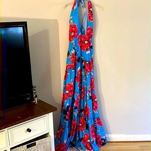 Long-crisscross backless  floral dress.